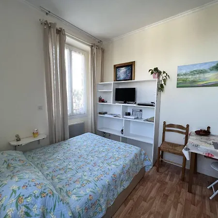 Lumineux à Cambo-les-bains, Proche Thermes, Coin Nuit, Kitchenette, Internet, Animaux Acceptés - Fr-1-495-10 *